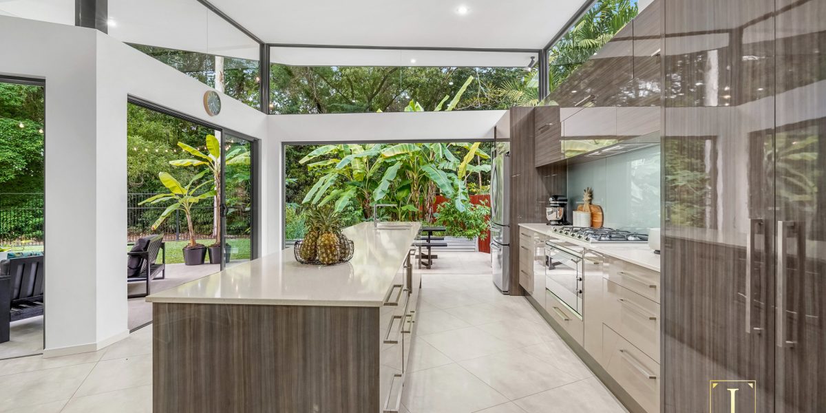 19 Litara Court, Palm Cove, QLD 4879 AUS
