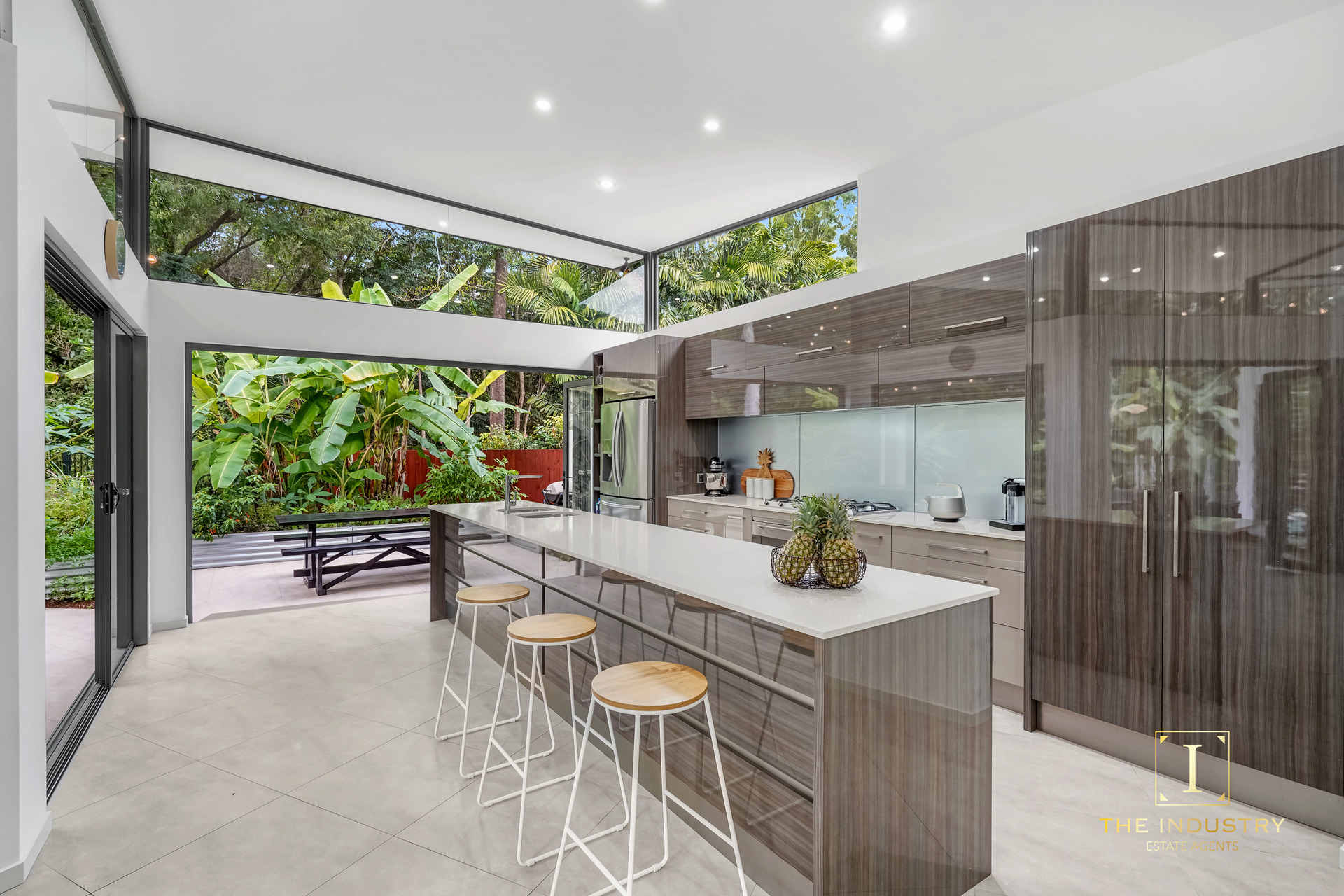 19 Litara Court, Palm Cove, QLD 4879 AUS