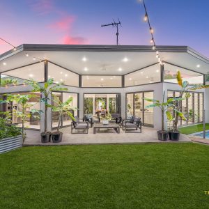 19 Litara Court, Palm Cove, QLD 4879 AUS