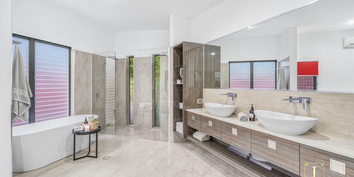 19 Litara Court, Palm Cove, QLD 4879 AUS