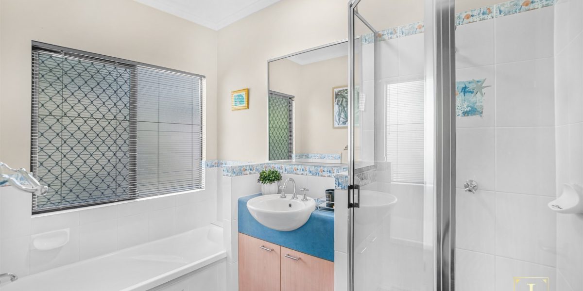 18 Bullrush Terrace, Kewarra Beach, QLD 4879 AUS