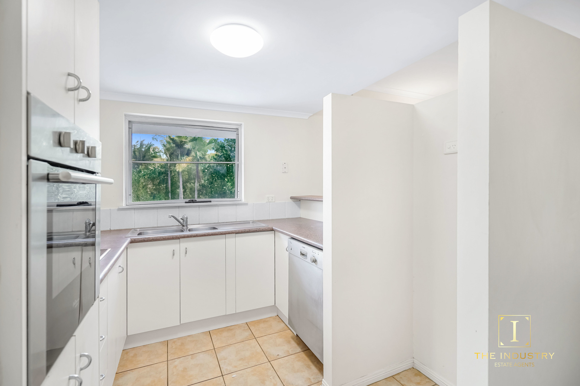 Level 2/13/34-40 Lily Street, Cairns North, QLD 4870 AUS