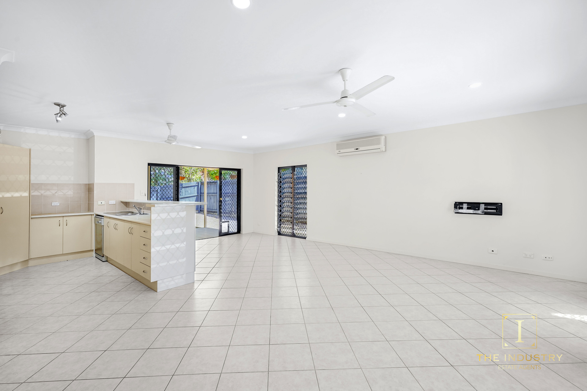 5 Alva Close, Kewarra Beach, QLD 4879 AUS