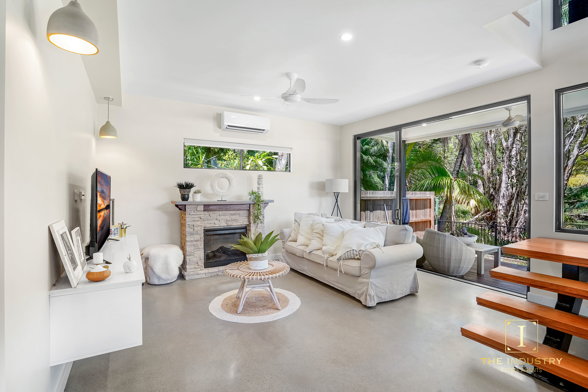 47B Arlington Esplanade, Clifton Beach, QLD 4879 AUS