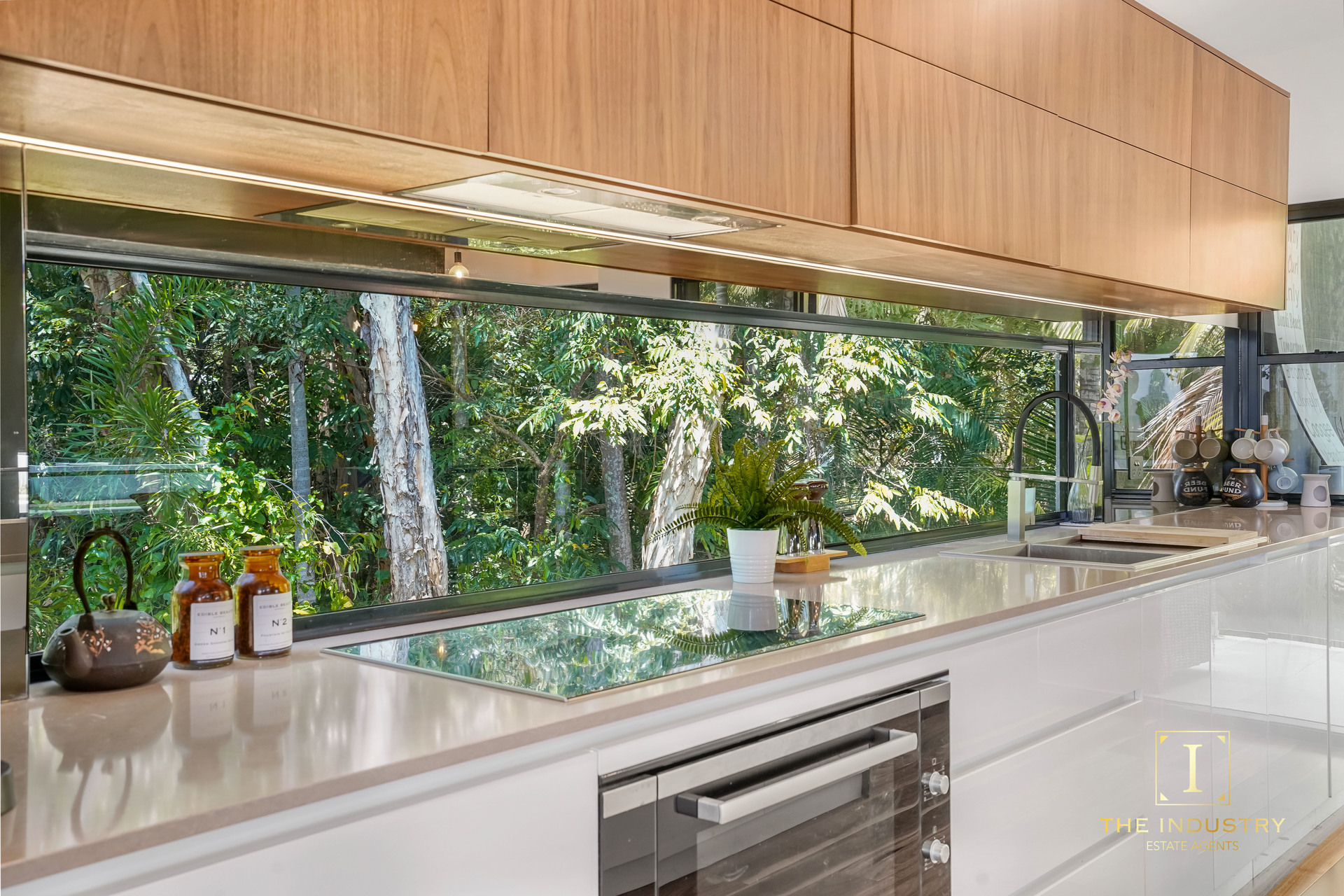47B Arlington Esplanade, Clifton Beach, QLD 4879 AUS