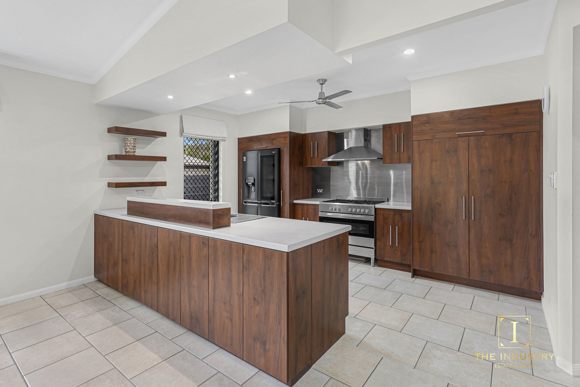 54 Leonard Street, Kewarra Beach, QLD 4879 AUS