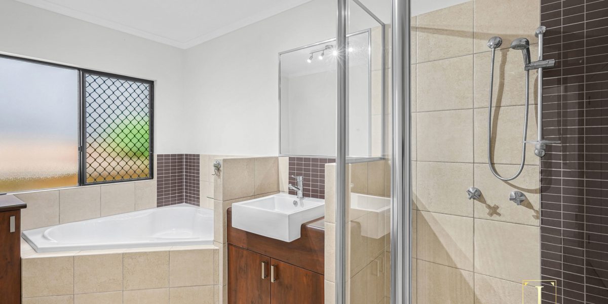 54 Leonard Street, Kewarra Beach, QLD 4879 AUS