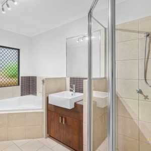 54 Leonard Street, Kewarra Beach, QLD 4879 AUS