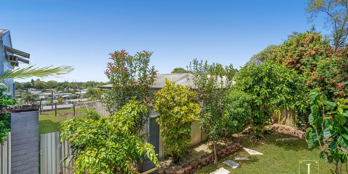 14 Lowanna Close, White Rock, QLD 4868 AUS