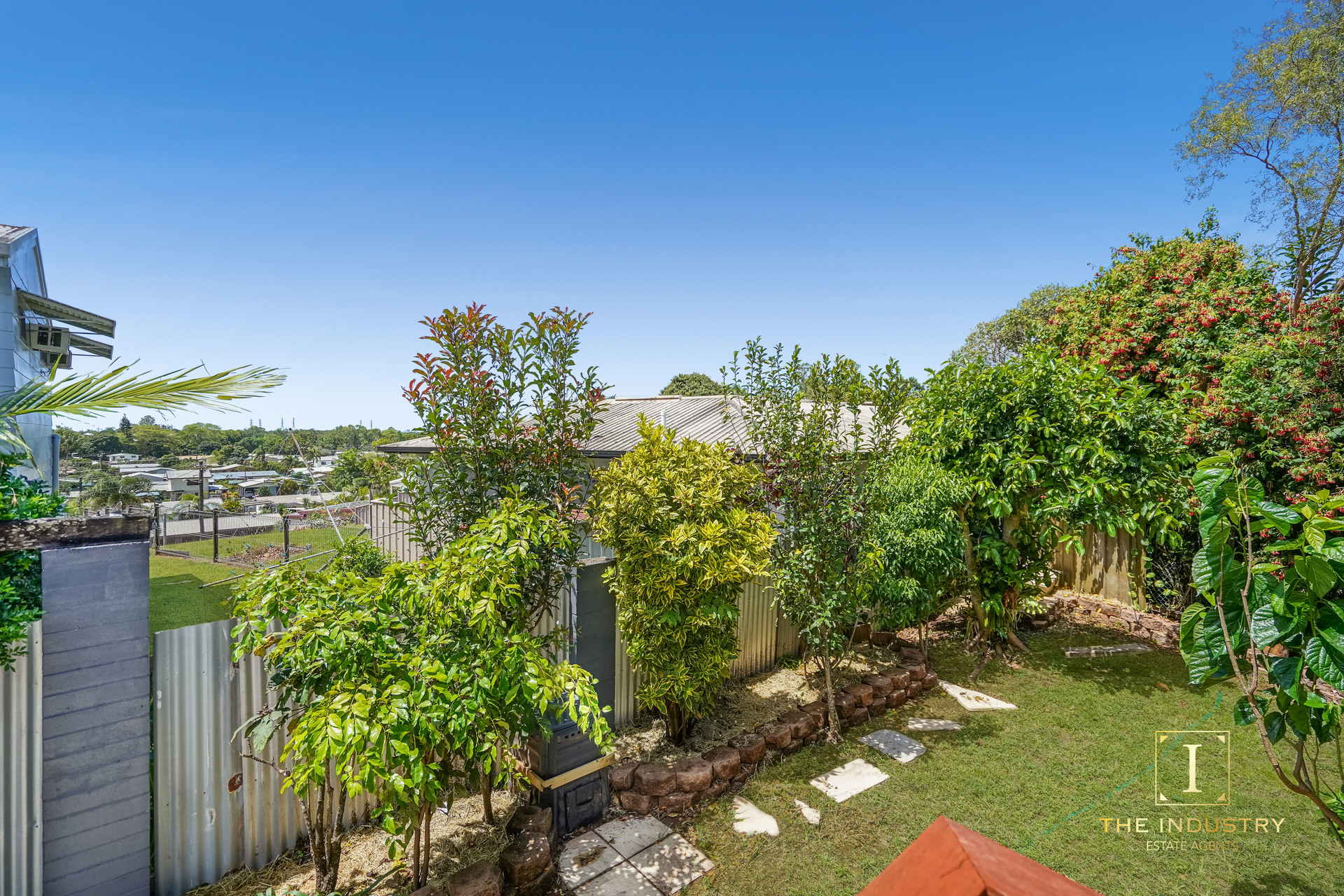 14 Lowanna Close, White Rock, QLD 4868 AUS