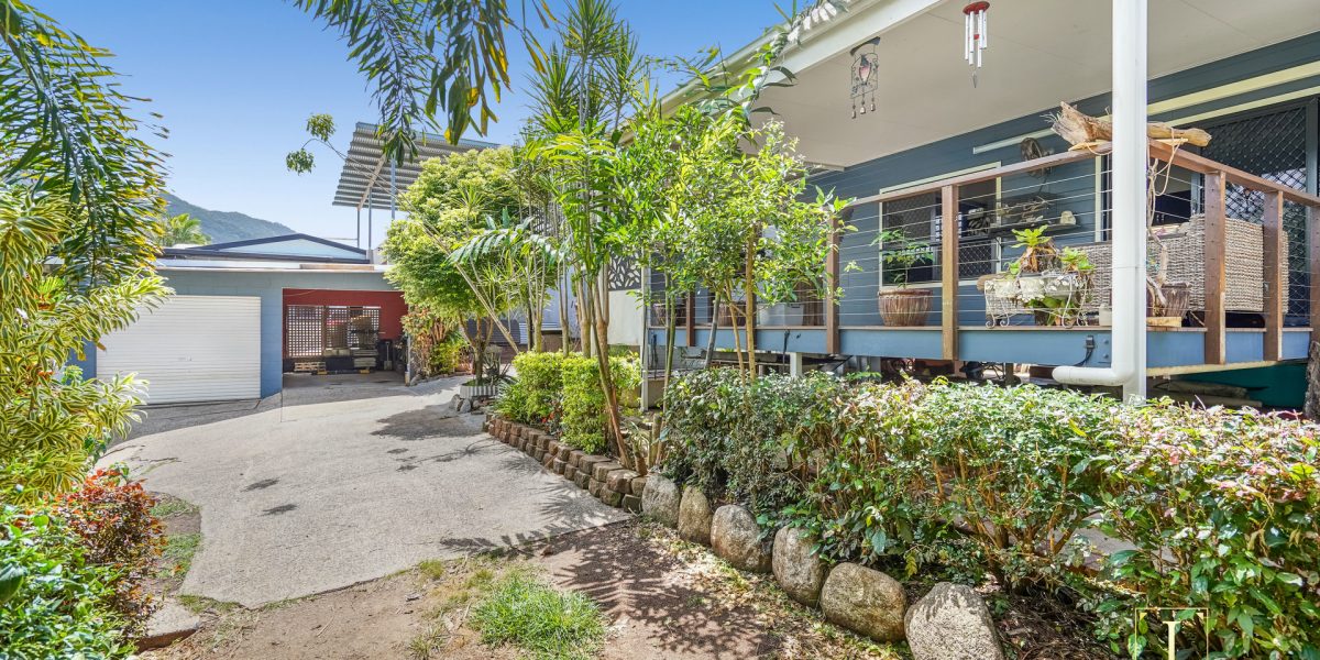 14 Lowanna Close, White Rock, QLD 4868 AUS