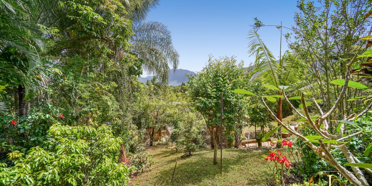 14 Lowanna Close, White Rock, QLD 4868 AUS