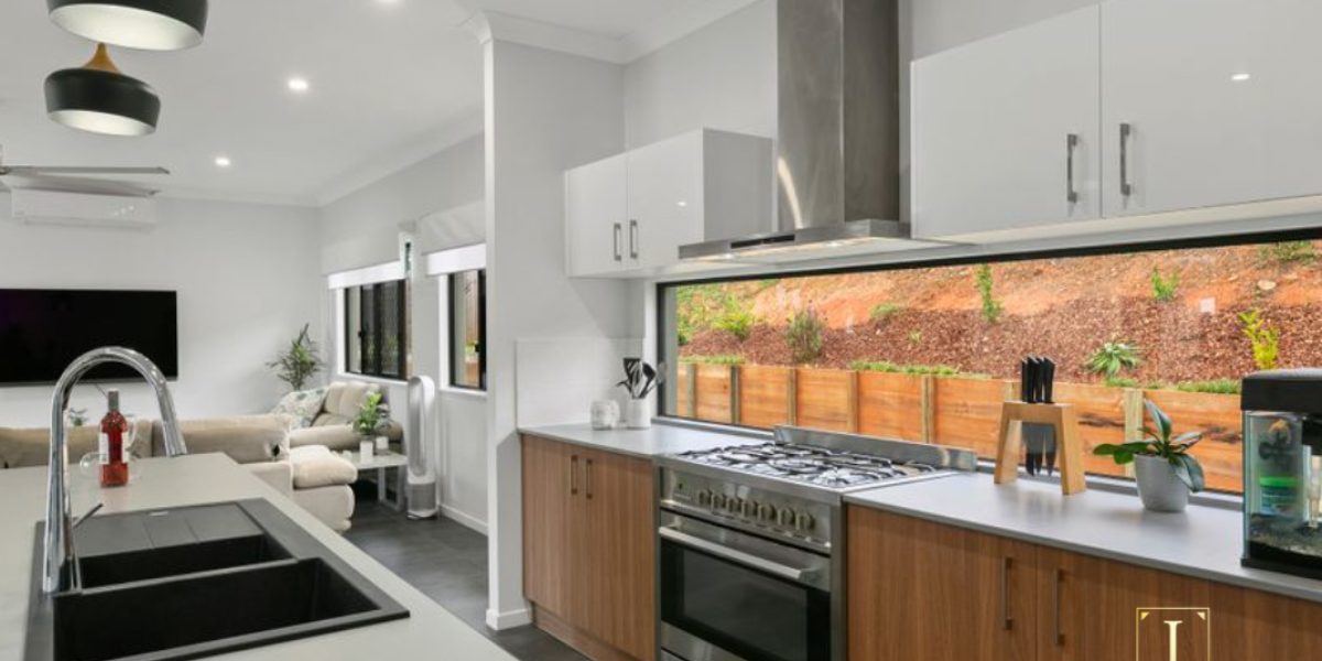33 Whipbird Drive, Smithfield, QLD 4878 AUS
