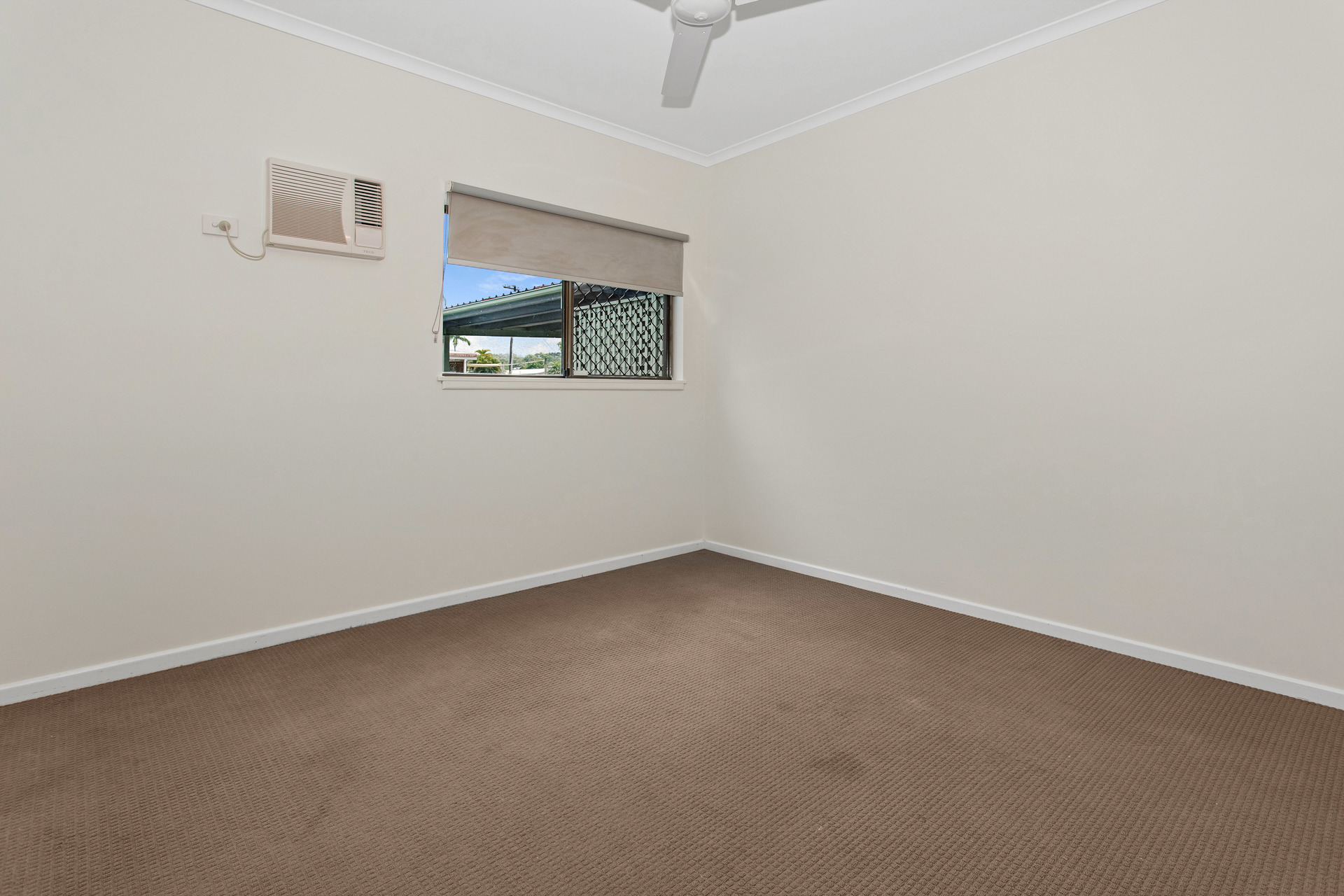 4/23 Mintaro Crescent, Woree, QLD 4868 AUS