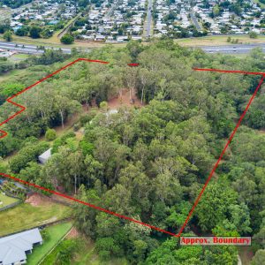 14 Quail Close, Woree, QLD 4868 AUS