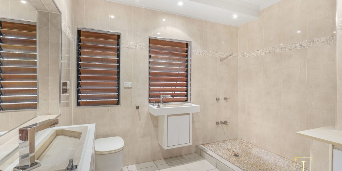 37 Satellite Street, Clifton Beach, QLD 4879 AUS