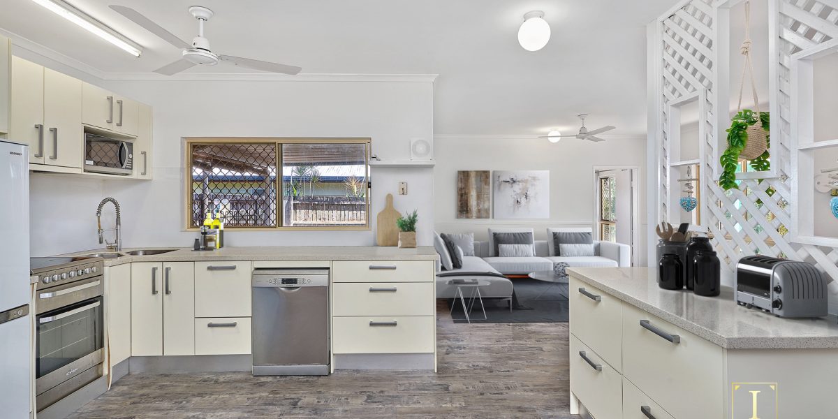 5 Callitris Street, Redlynch, QLD 4870 AUS