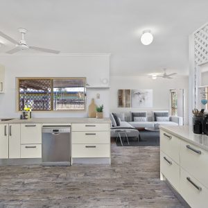 5 Callitris Street, Redlynch, QLD 4870 AUS