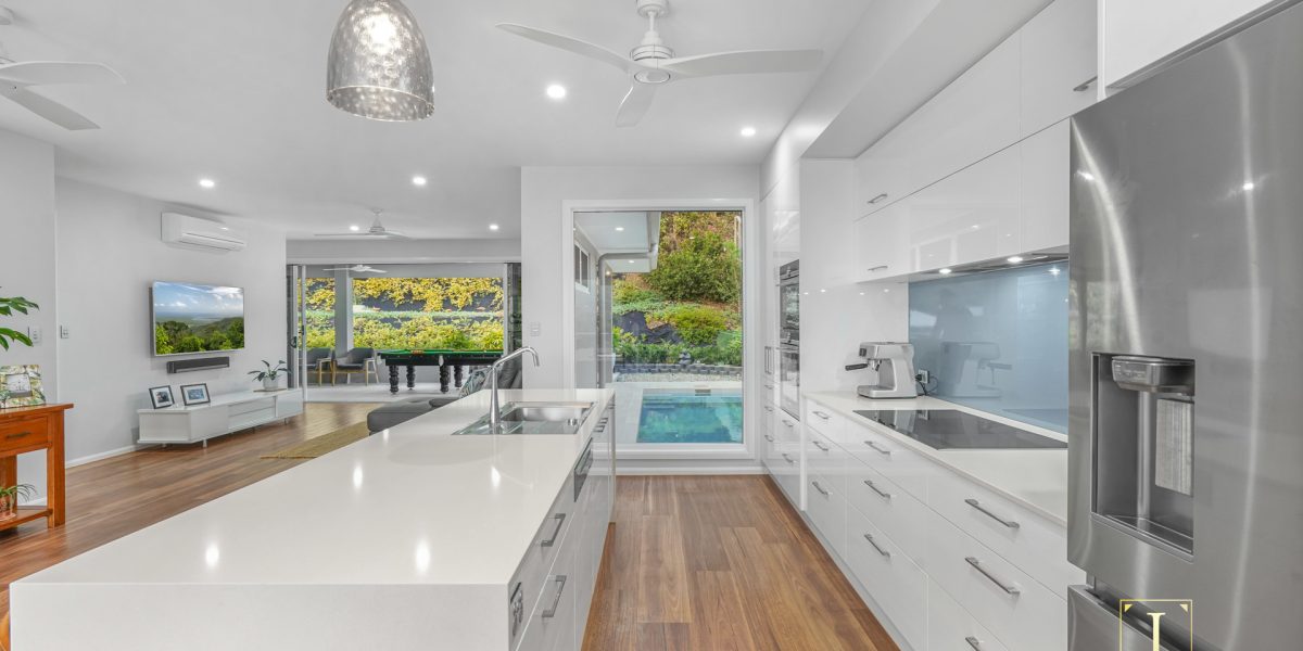 28 Freshwater Avenue, Palm Cove, QLD 4879 AUS