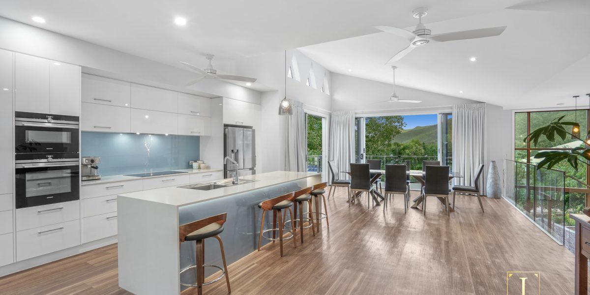28 Freshwater Avenue, Palm Cove, QLD 4879 AUS