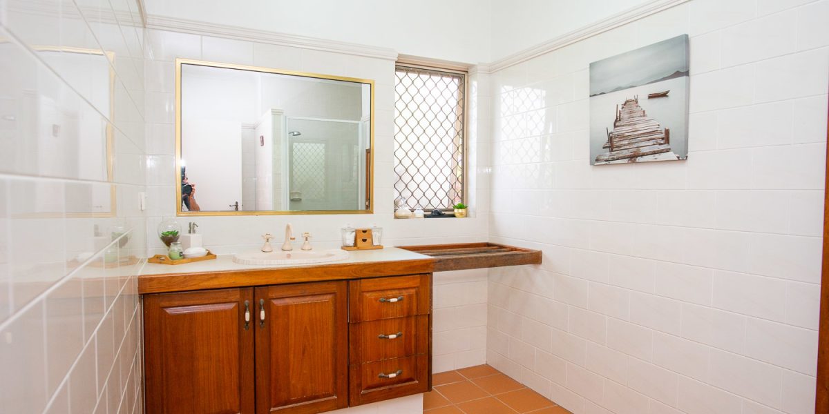 2 Quadrio Crescent, Brinsmead, QLD 4870 AUS