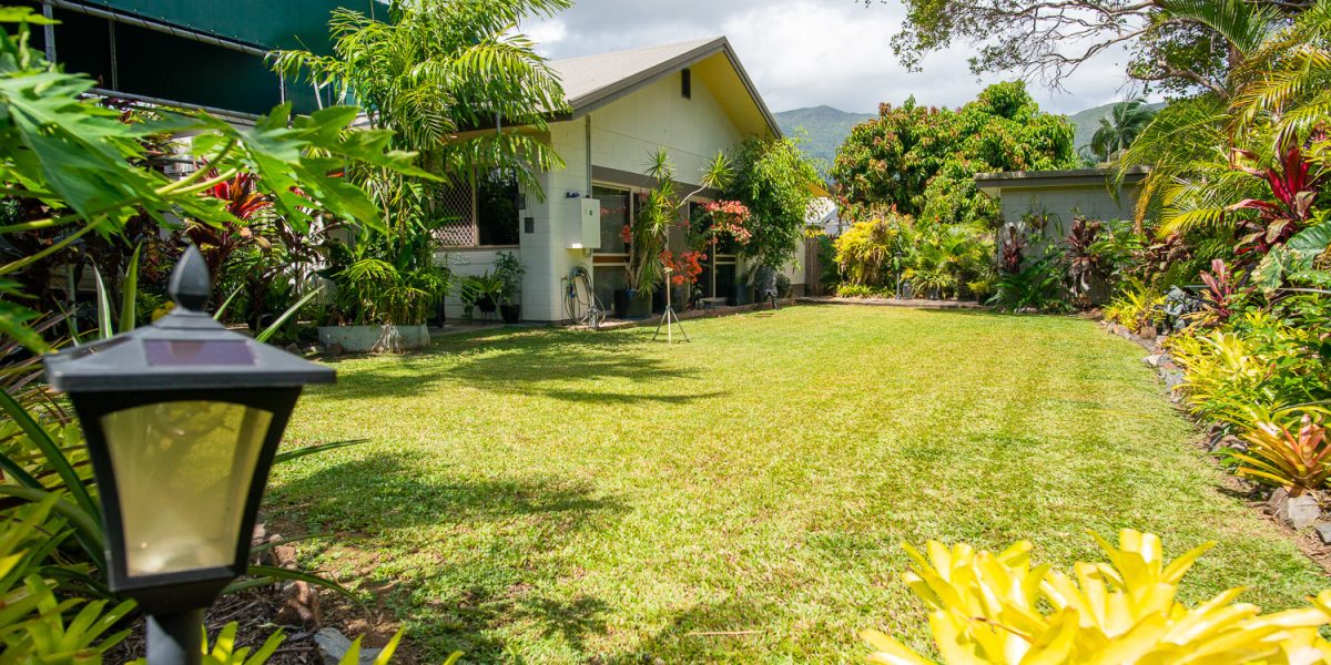 2 Quadrio Crescent, Brinsmead, QLD 4870 AUS