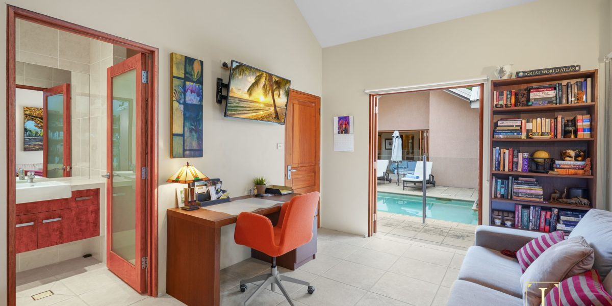 39 Veivers Road, Palm Cove, QLD 4879 AUS
