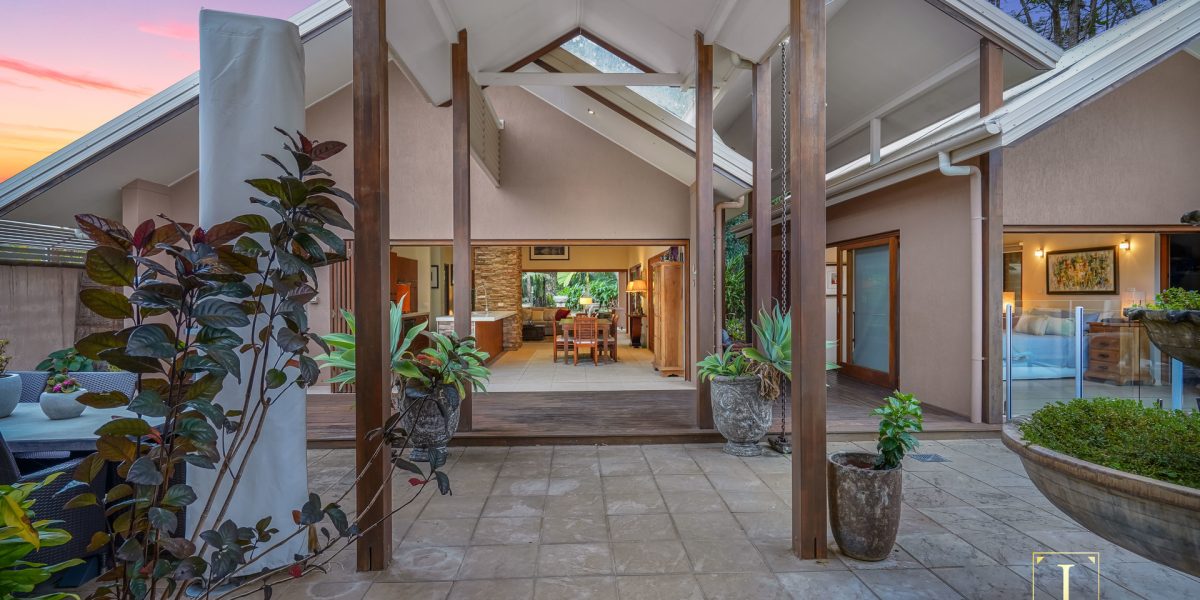 39 Veivers Road, Palm Cove, QLD 4879 AUS