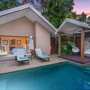 39 Veivers Road, Palm Cove, QLD 4879 AUS