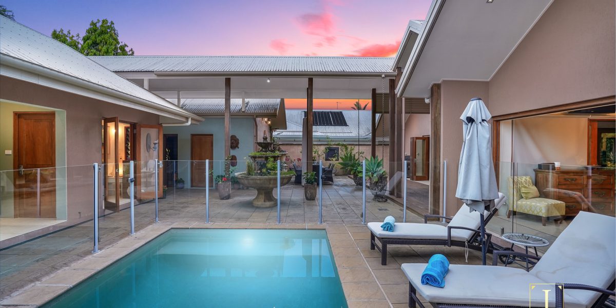 39 Veivers Road, Palm Cove, QLD 4879 AUS