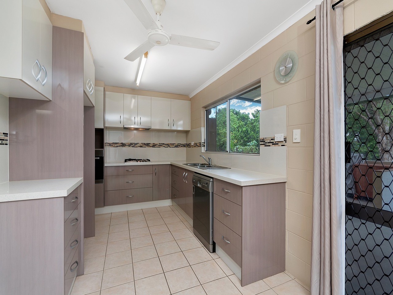 7 Unity Street, Clifton Beach, QLD 4879 AUS