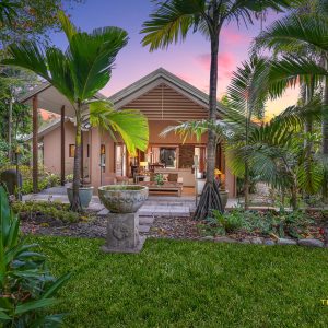 39 Veivers Road, Palm Cove, QLD 4879 AUS