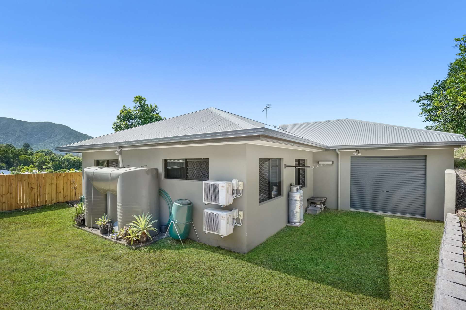 54 West Parkridge Drive, Brinsmead, QLD 4870 AUS