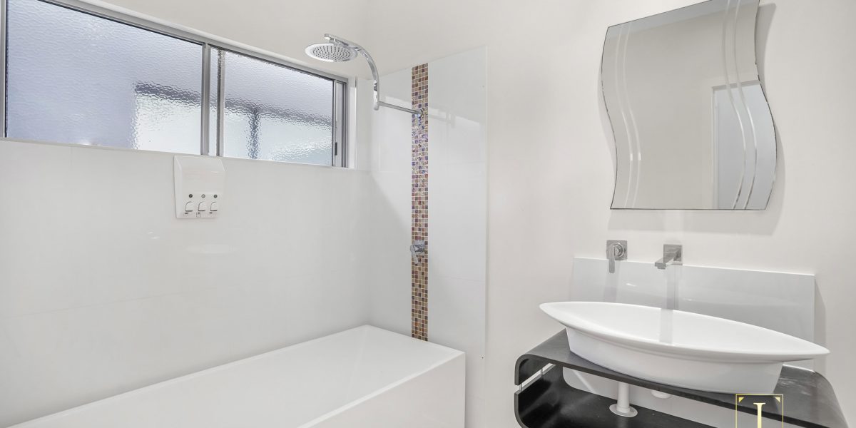 28 Lagoon Drive, Trinity Beach, QLD 4879 AUS