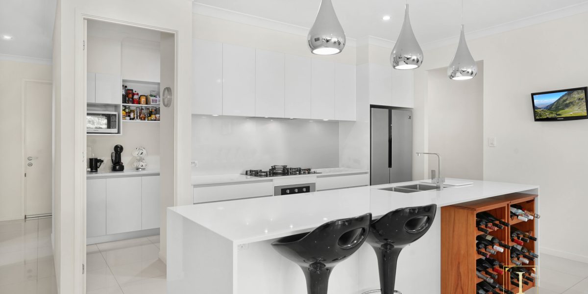 11 Mooreland Place, Kewarra Beach, QLD 4879 AUS