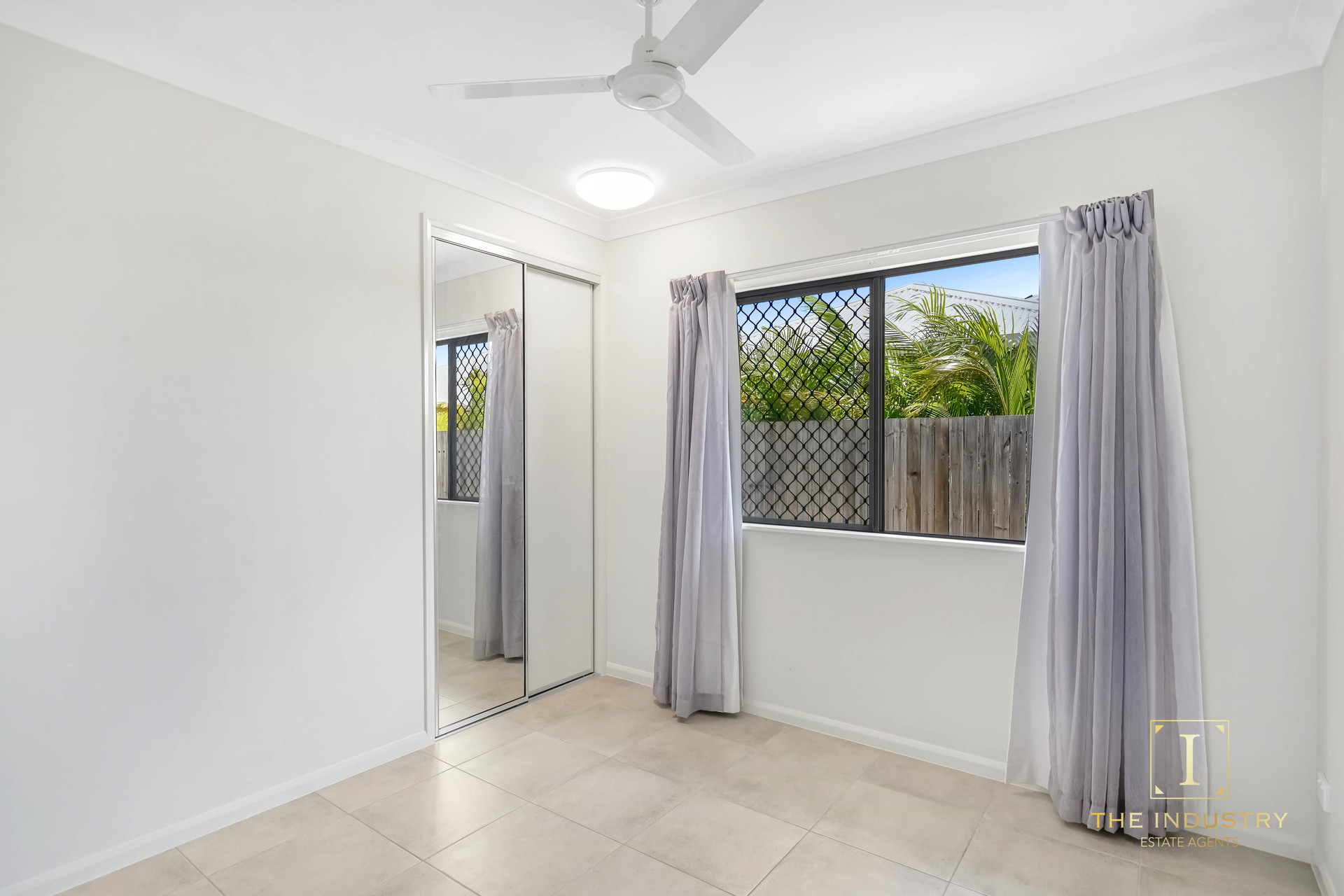 6 Munderra Close, Smithfield, QLD 4878 AUS