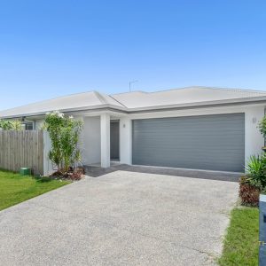 6 Munderra Close, Smithfield, QLD 4878 AUS