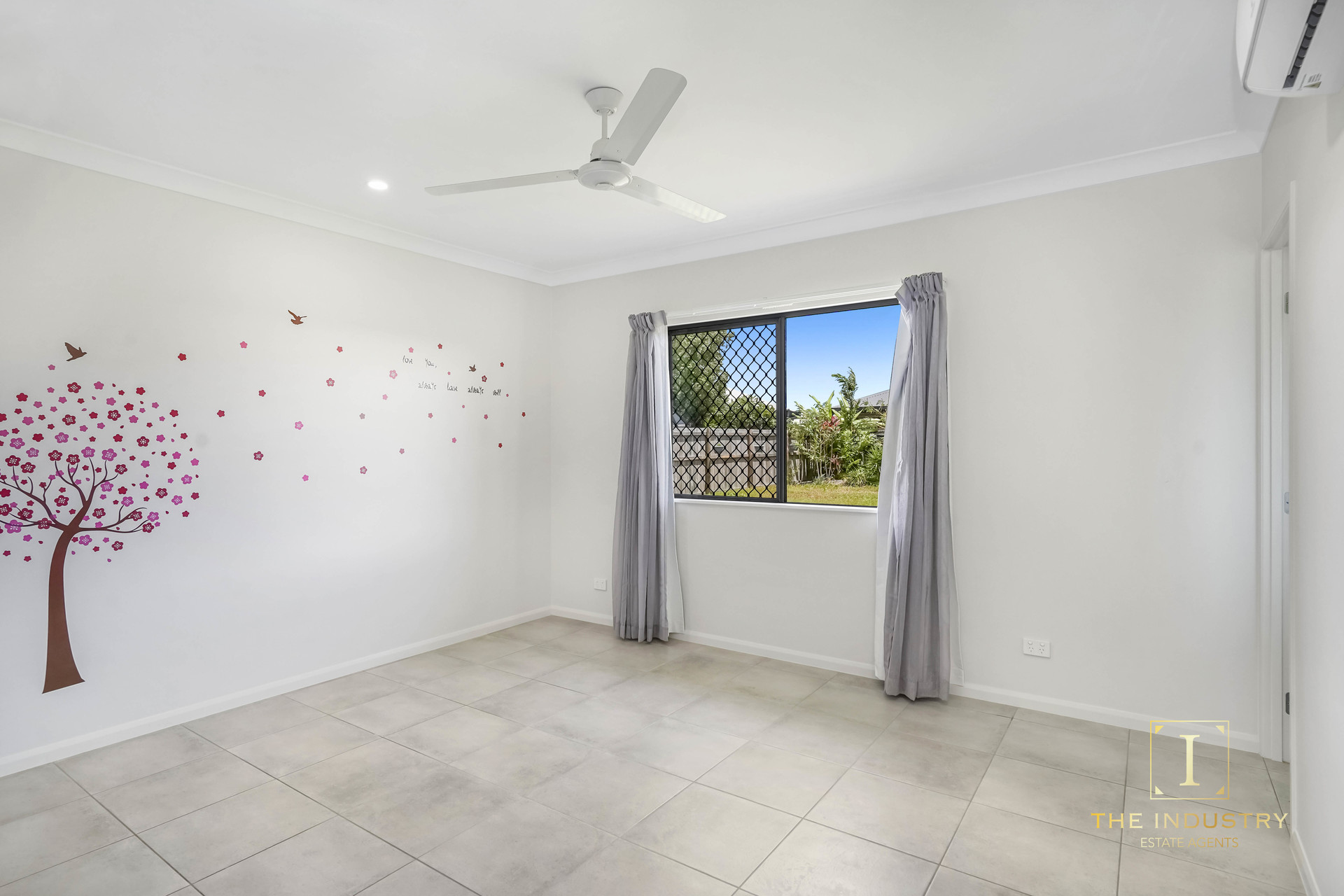 6 Munderra Close, Smithfield, QLD 4878 AUS