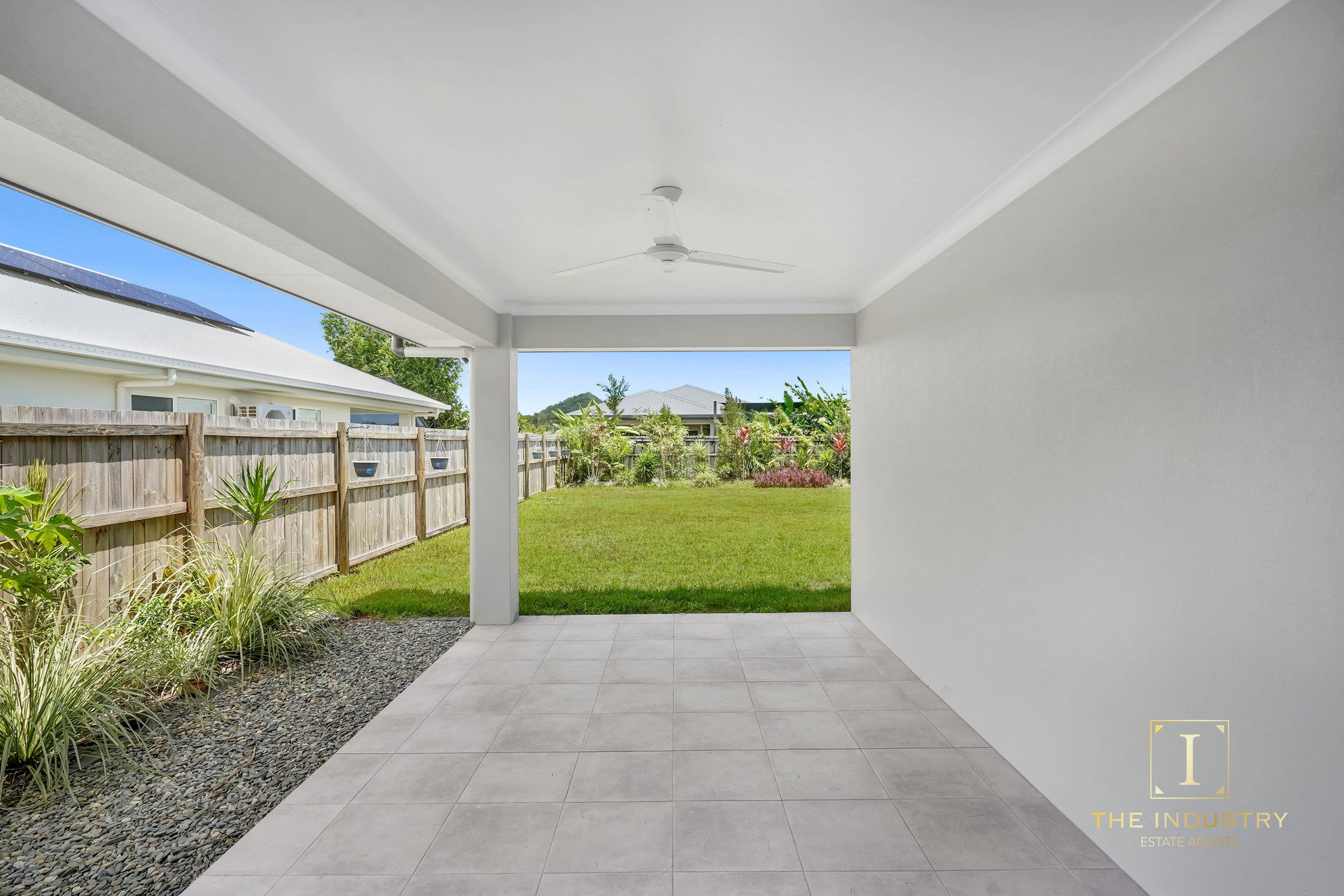 6 Munderra Close, Smithfield, QLD 4878 AUS