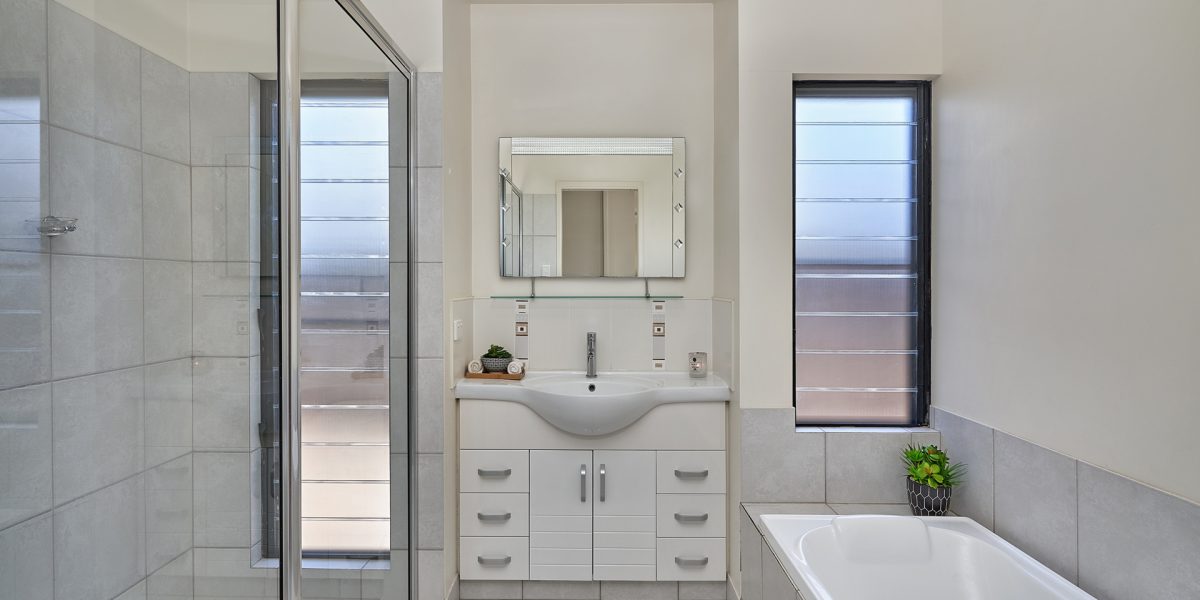 14 Charnley Avenue, Bentley Park, QLD 4869 AUS