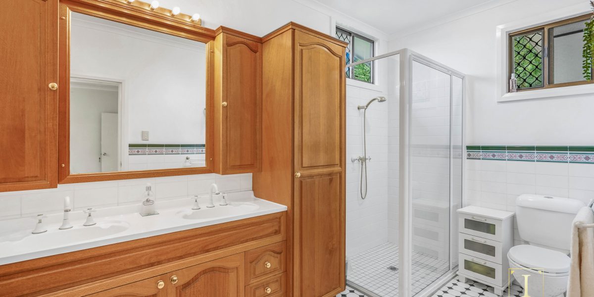 1 Pearl Close, Bayview Heights, QLD 4868 AUS