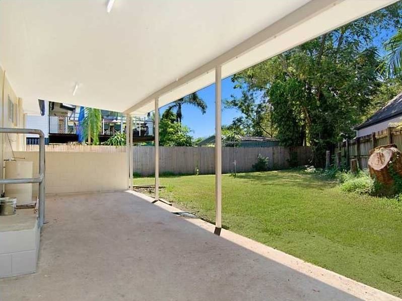 2 Rose Blank Close, Manunda, QLD 4870 AUS