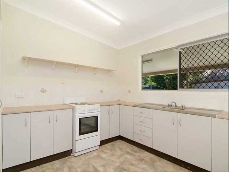 2 Rose Blank Close, Manunda, QLD 4870 AUS