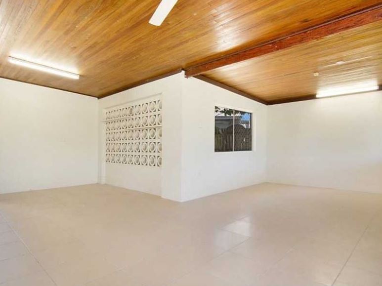 2 Rose Blank Close, Manunda, QLD 4870 AUS