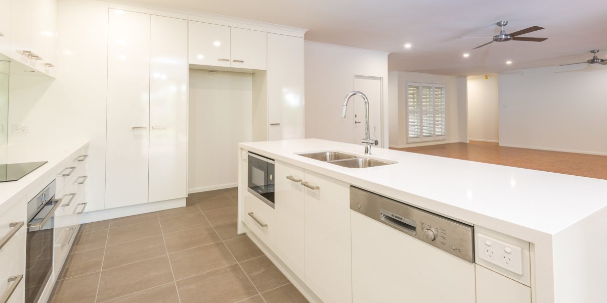 14 Thais Street, Palm Cove, QLD 4879 AUS