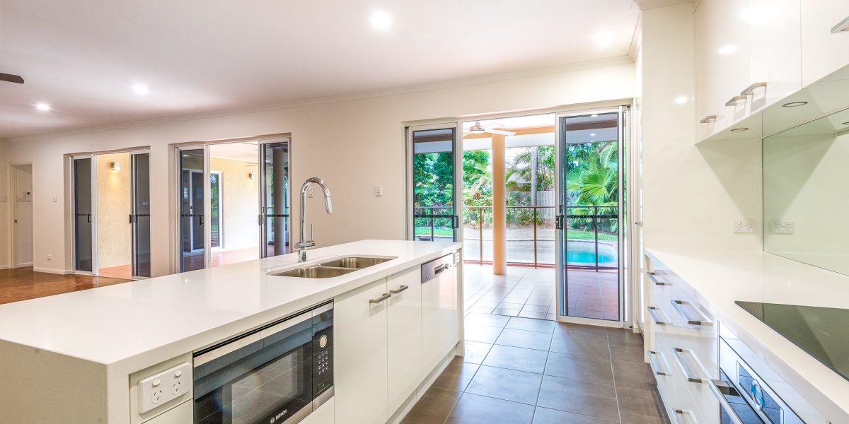 14 Thais Street, Palm Cove, QLD 4879 AUS