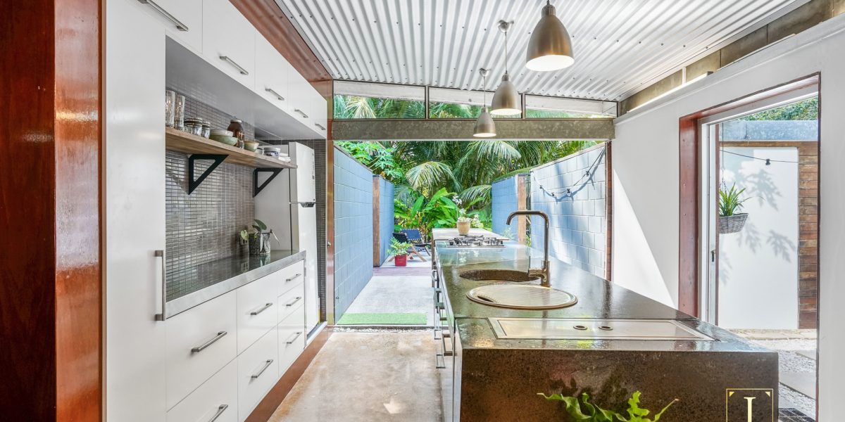 3 Caddy Street, Yorkeys Knob, QLD 4878 AUS