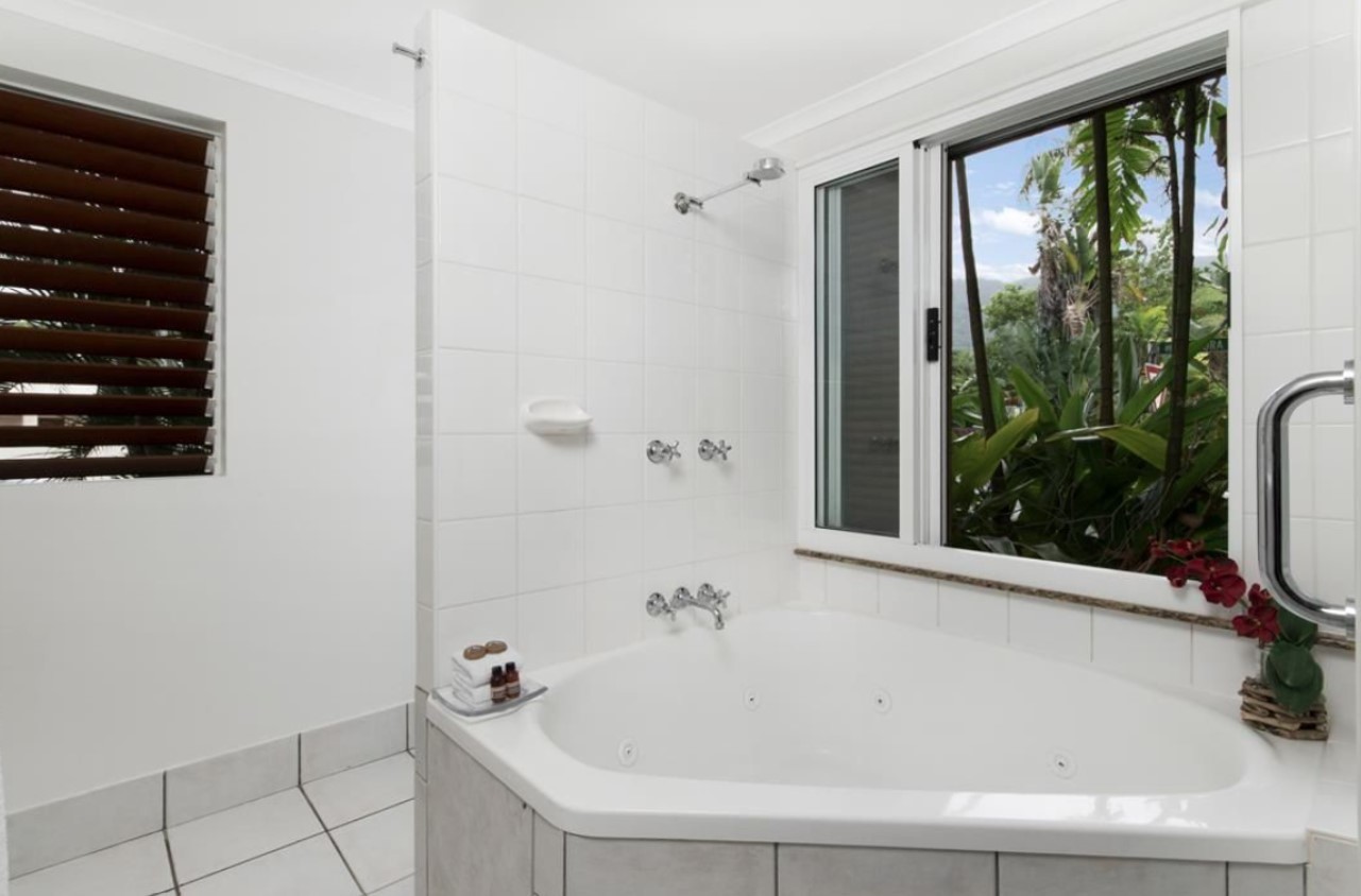 27/10-14 Amphora Street, Palm Cove, QLD 4879 AUS