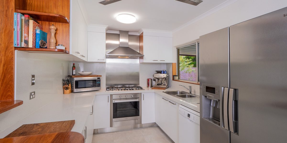 38 Oleander Street, Holloways Beach, QLD 4878 AUS