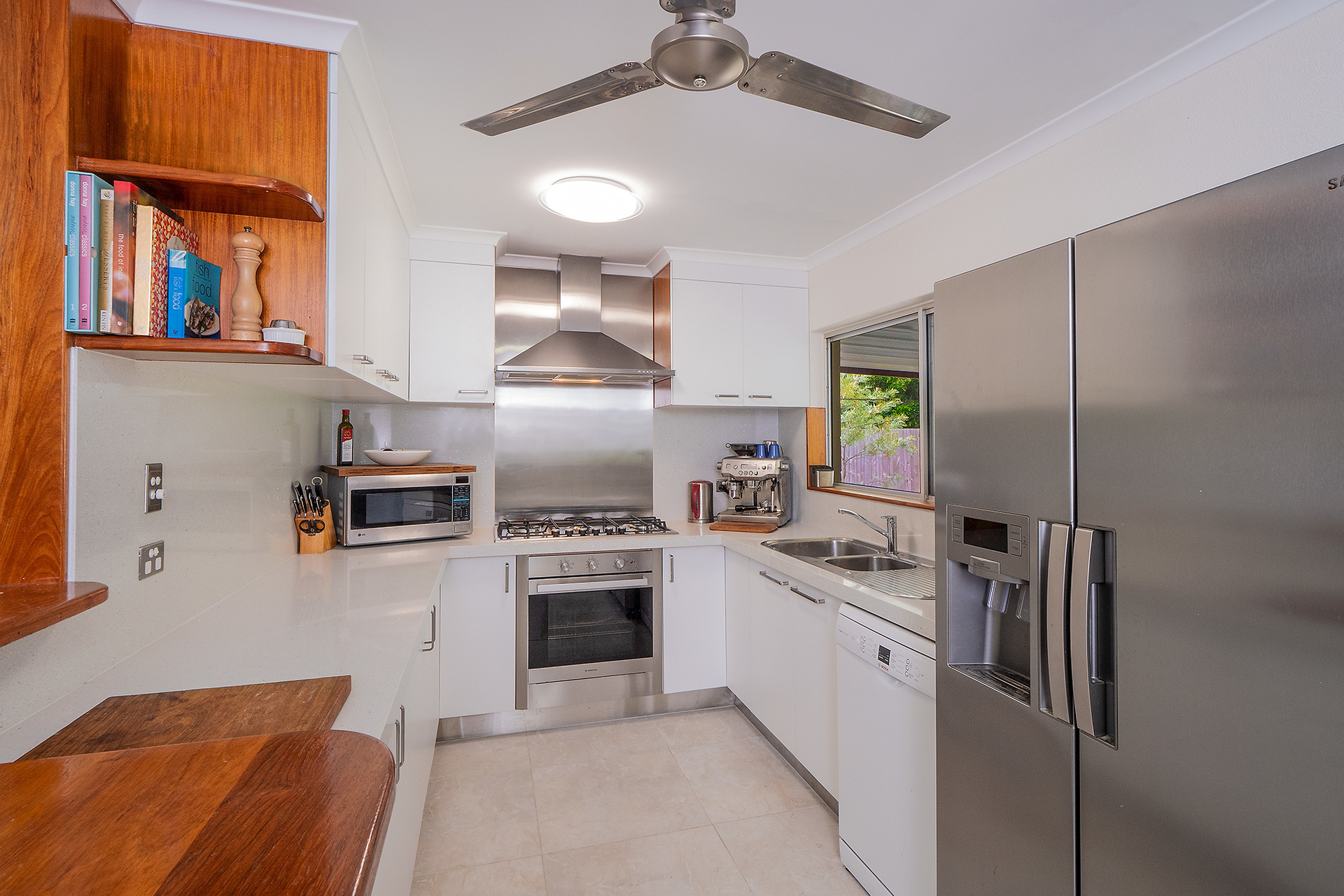 38 Oleander Street, Holloways Beach, QLD 4878 AUS